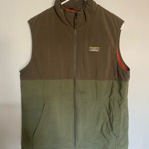 Men’s LL bean zip up‎ light weight vest size medium ( read description)